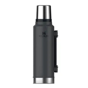 Termo Stanley Classic 1.4 Lts Negro Asa Plegable c/ Tapón Pico Cebador
